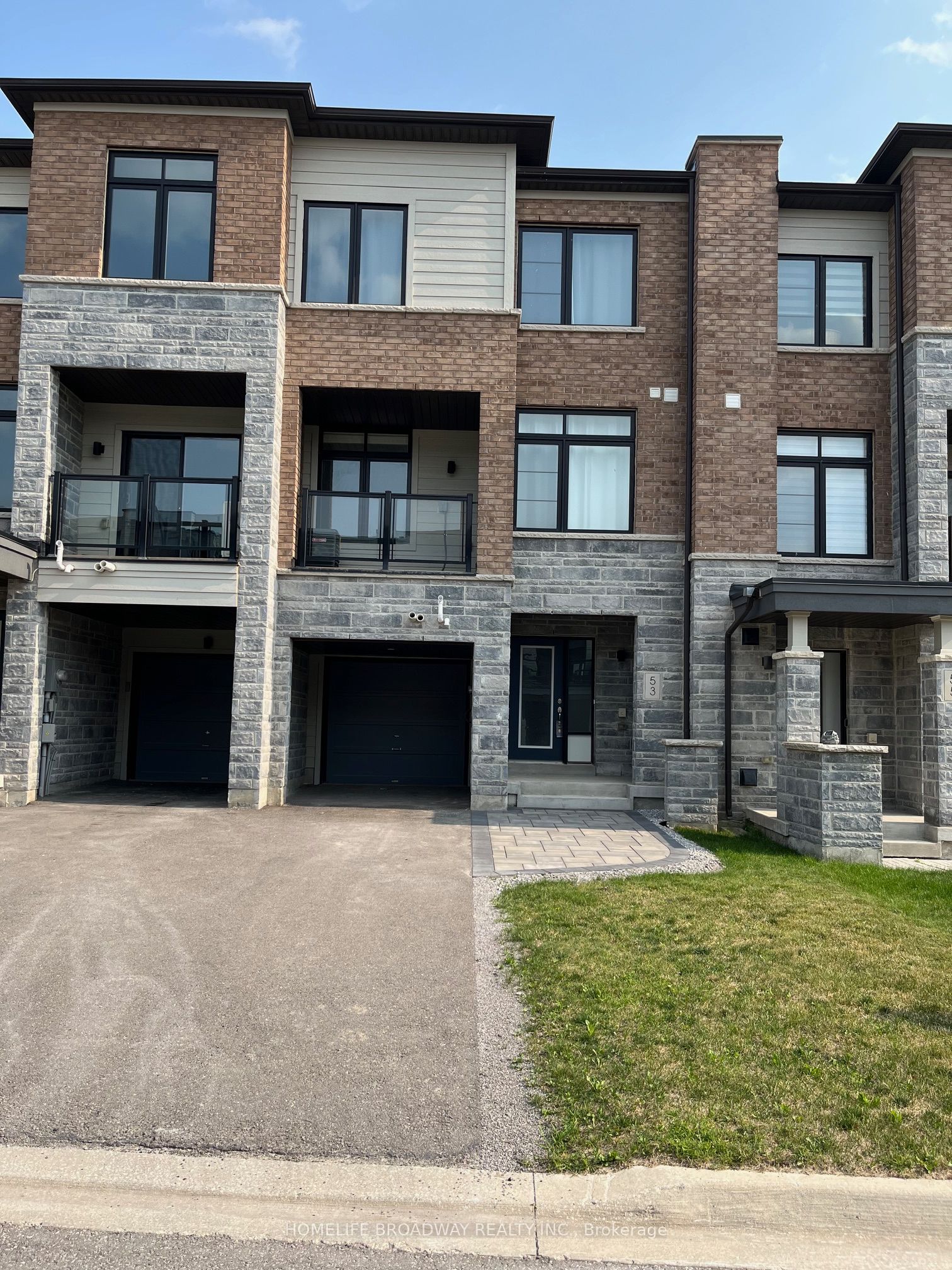 53 Vantage Loop, Newmarket, ON, L3X 0K9