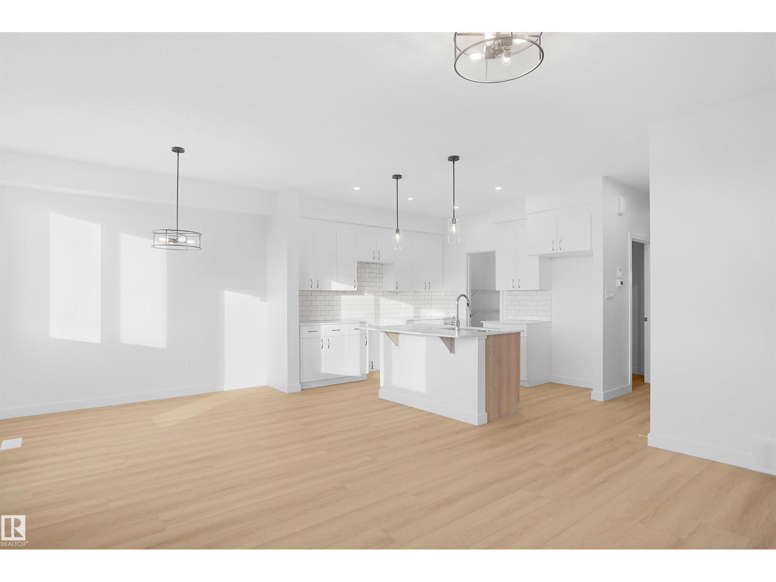 Additional image 6 of 1932 210 Street NW, Edmonton, AB, T6M1P7