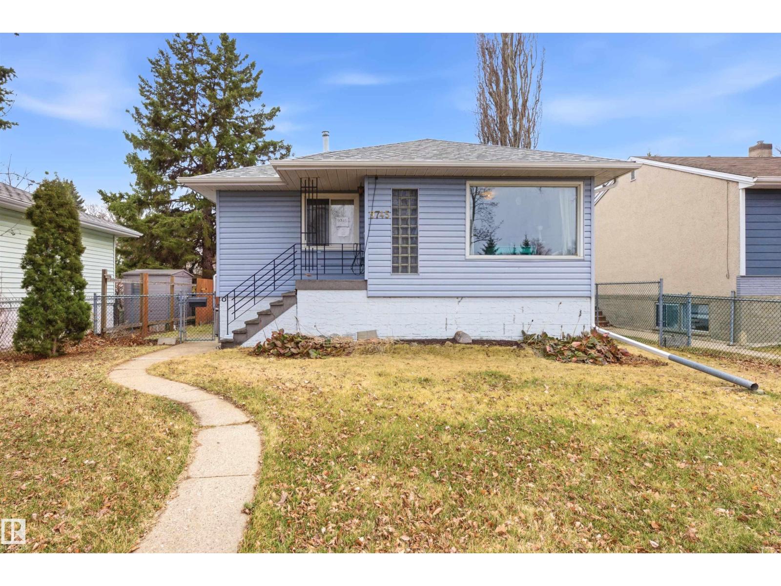 9745 68 Avenue NW, Edmonton, AB, T6E0R3
