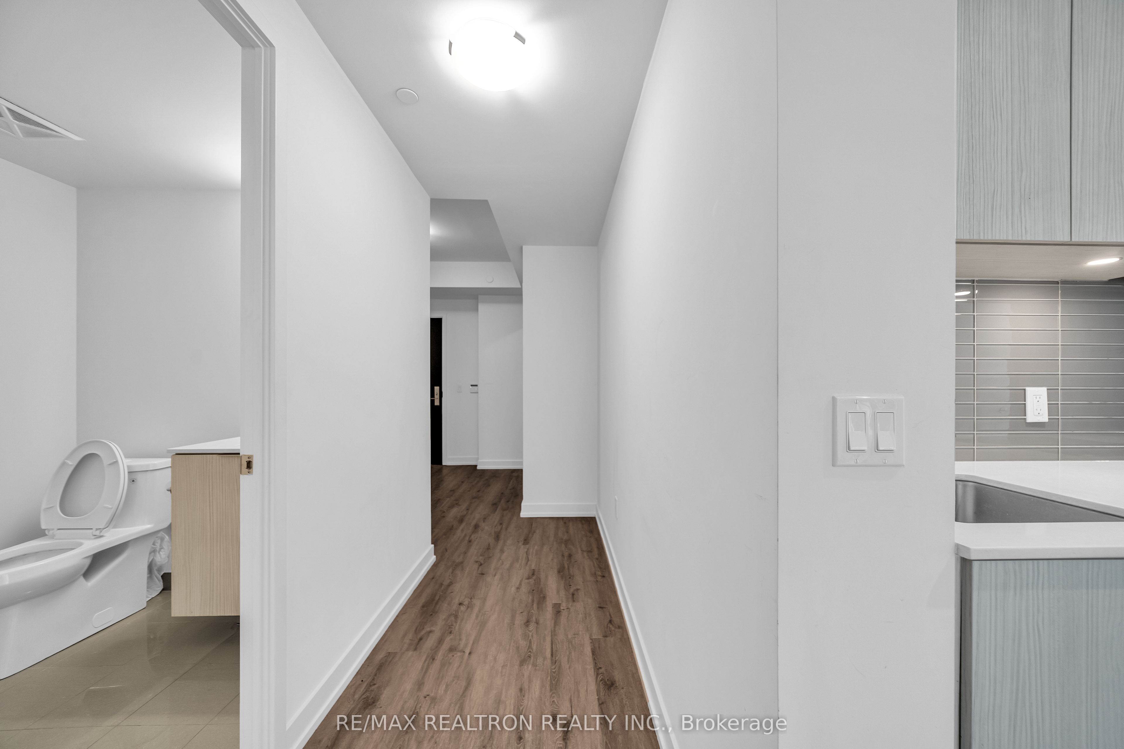 Additional image 6 of 203-158 Front Street E, Toronto, ON, M5A 0K9