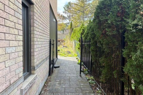 Additional image 8 of Unit One-206 Corner Ridge Road, Aurora, ON, L4G 6L5