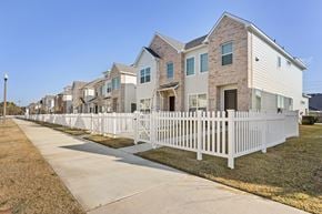 Additional image 4 of 1200 Good Lane, Denton, TX, 76209
