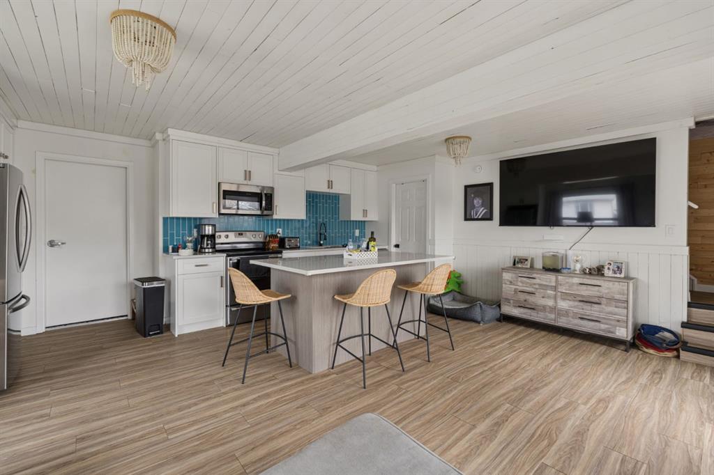 Additional image 5 of 5019 52 Street, Sylvan Lake, AB, T4S 1E4