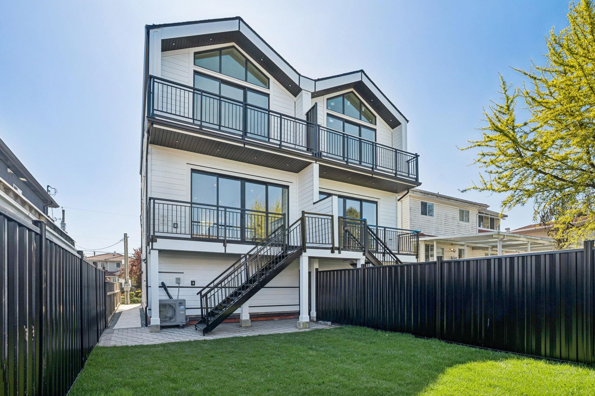 1-1005 55th Avenue E, Vancouver, BC, V5X 1N8