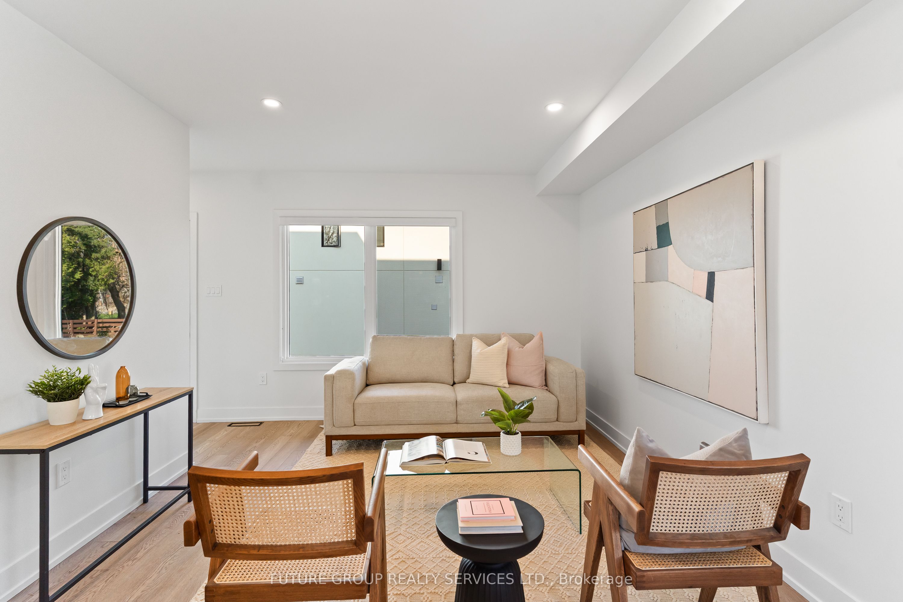 Additional image 4 of Unit 1-15 Acorn Avenue, Toronto, ON, M9B 3P7