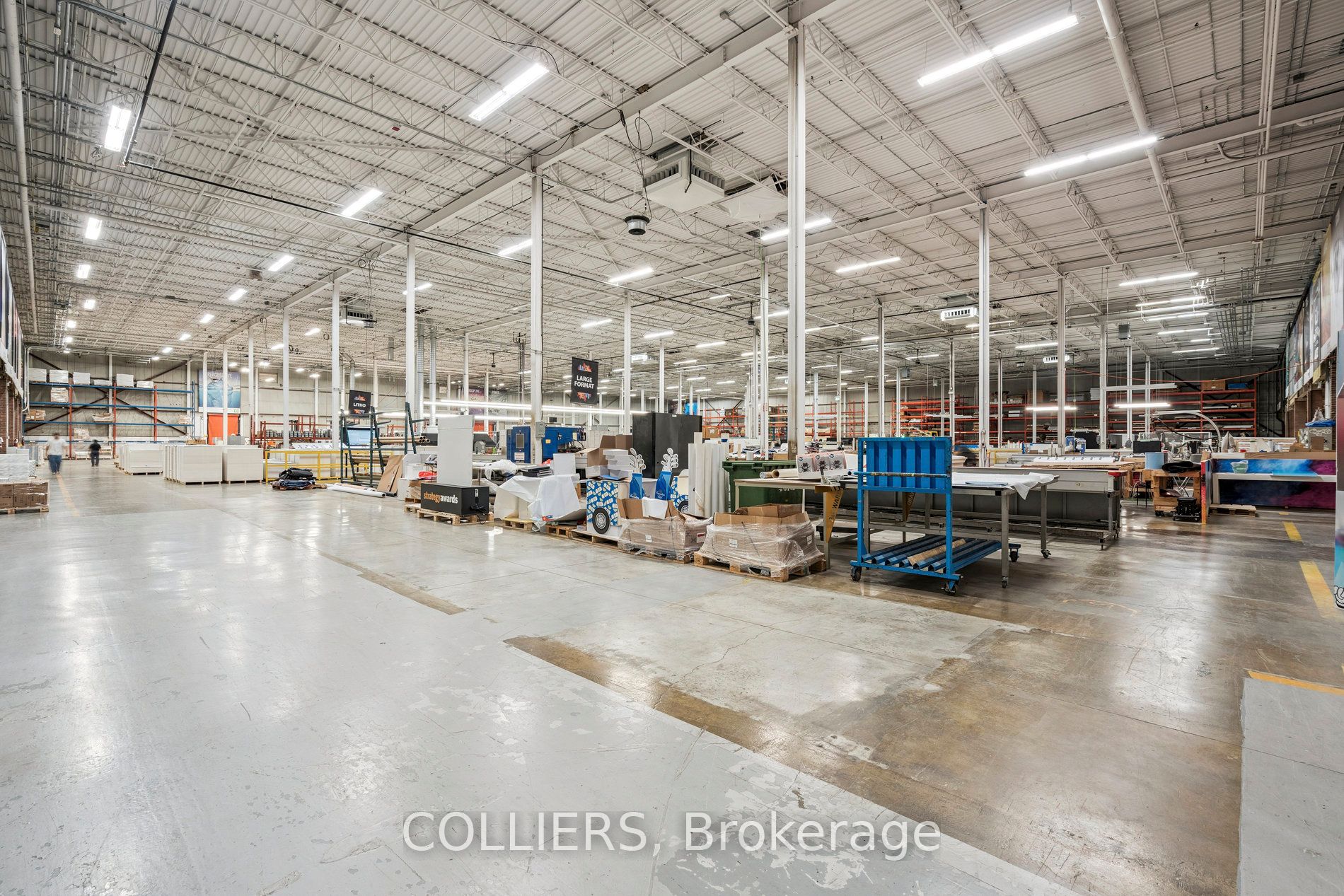 Additional image 3 of 560 Hensall Circle, Mississauga, ON, L5A 1Y1