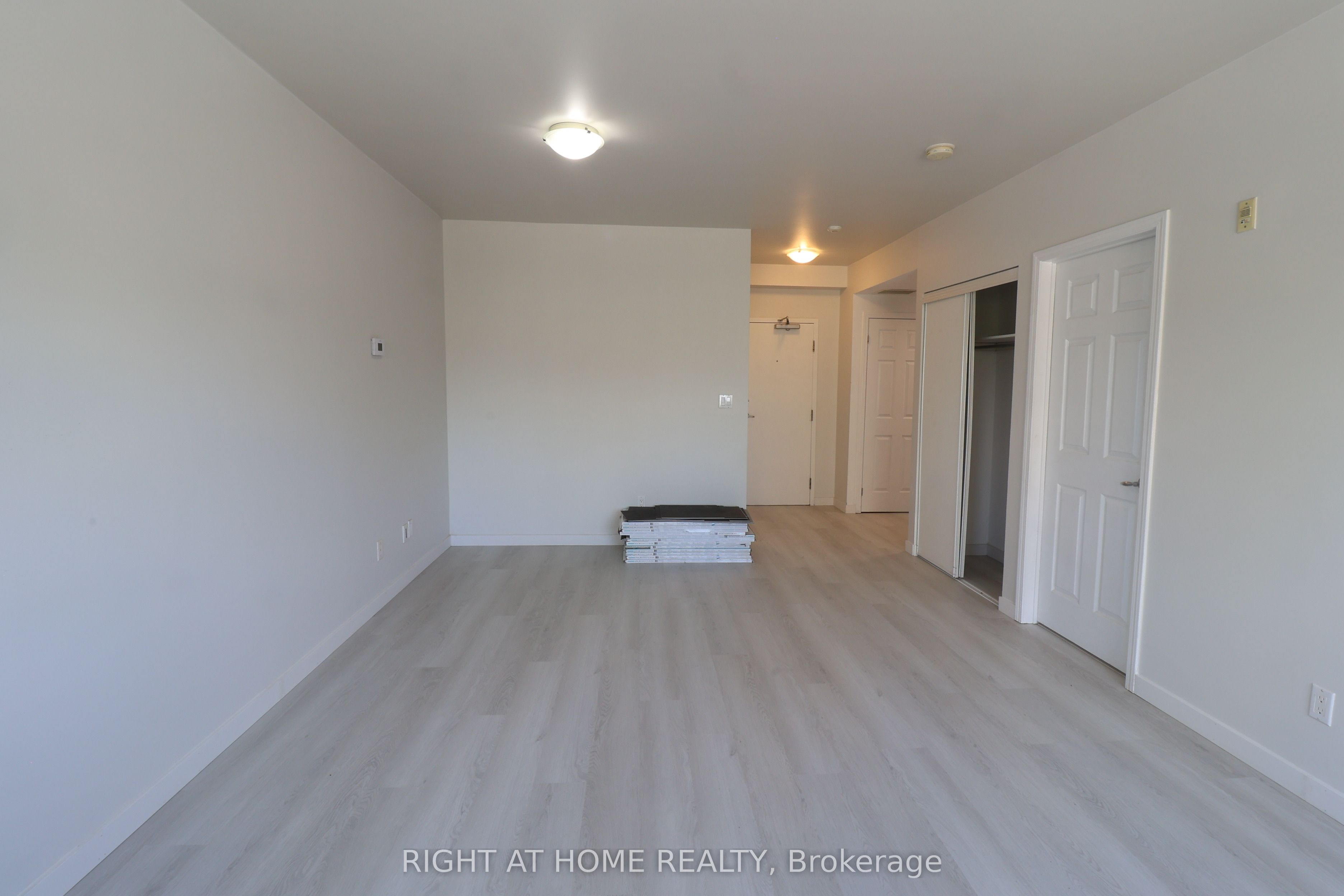 Additional image 4 of Unit 210 1 Centre Street W, Richmond Hill, ON, L4C 3P3