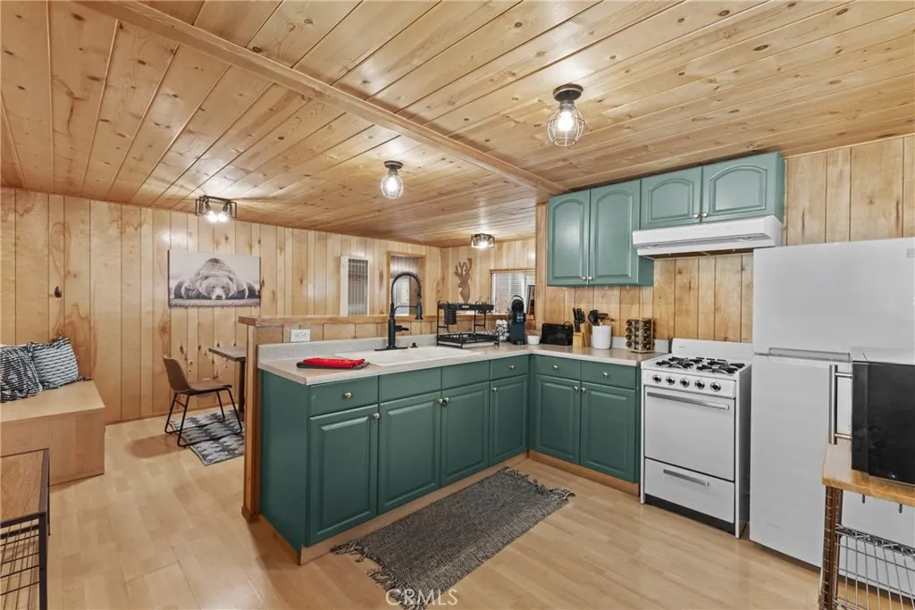 Additional image 43 of 317 Moreno Ln, Sugarloaf, CA 92386