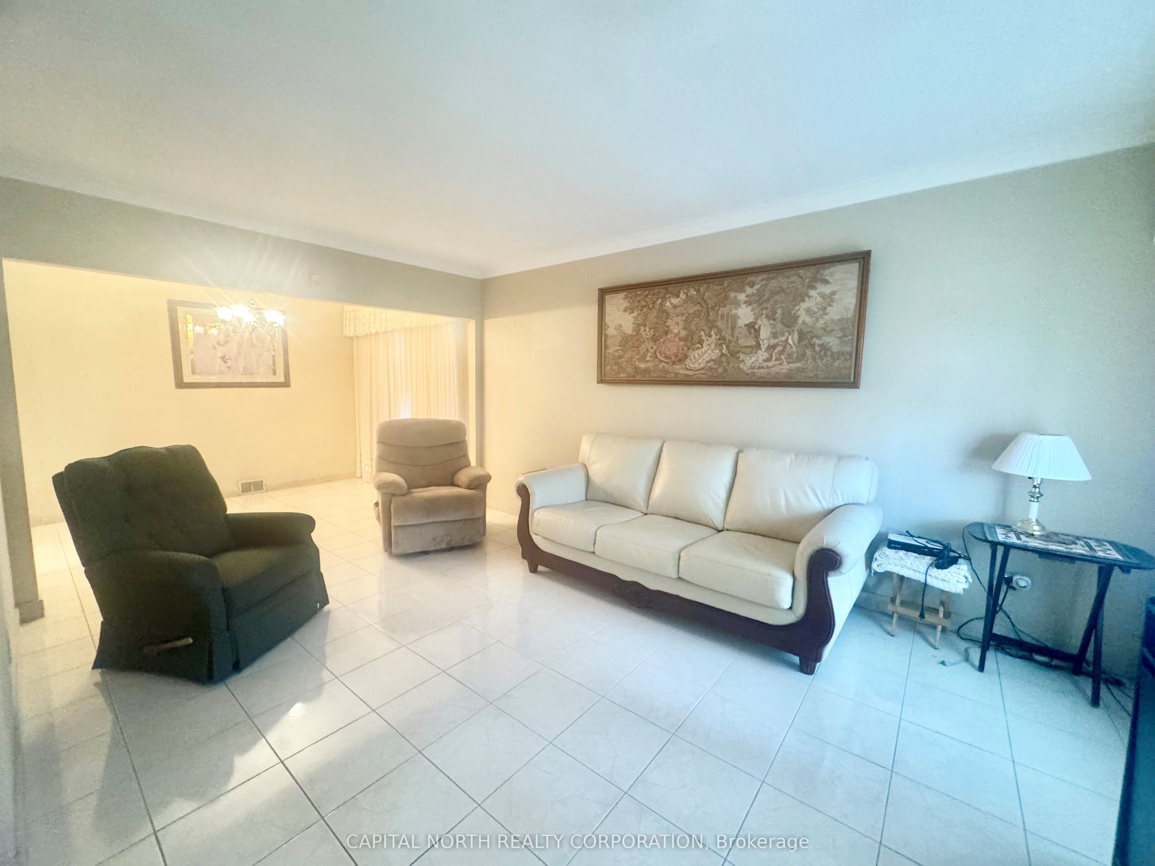 Additional image 3 of 70 Beechborough Avenue, Toronto, ON, M6M 1Z5