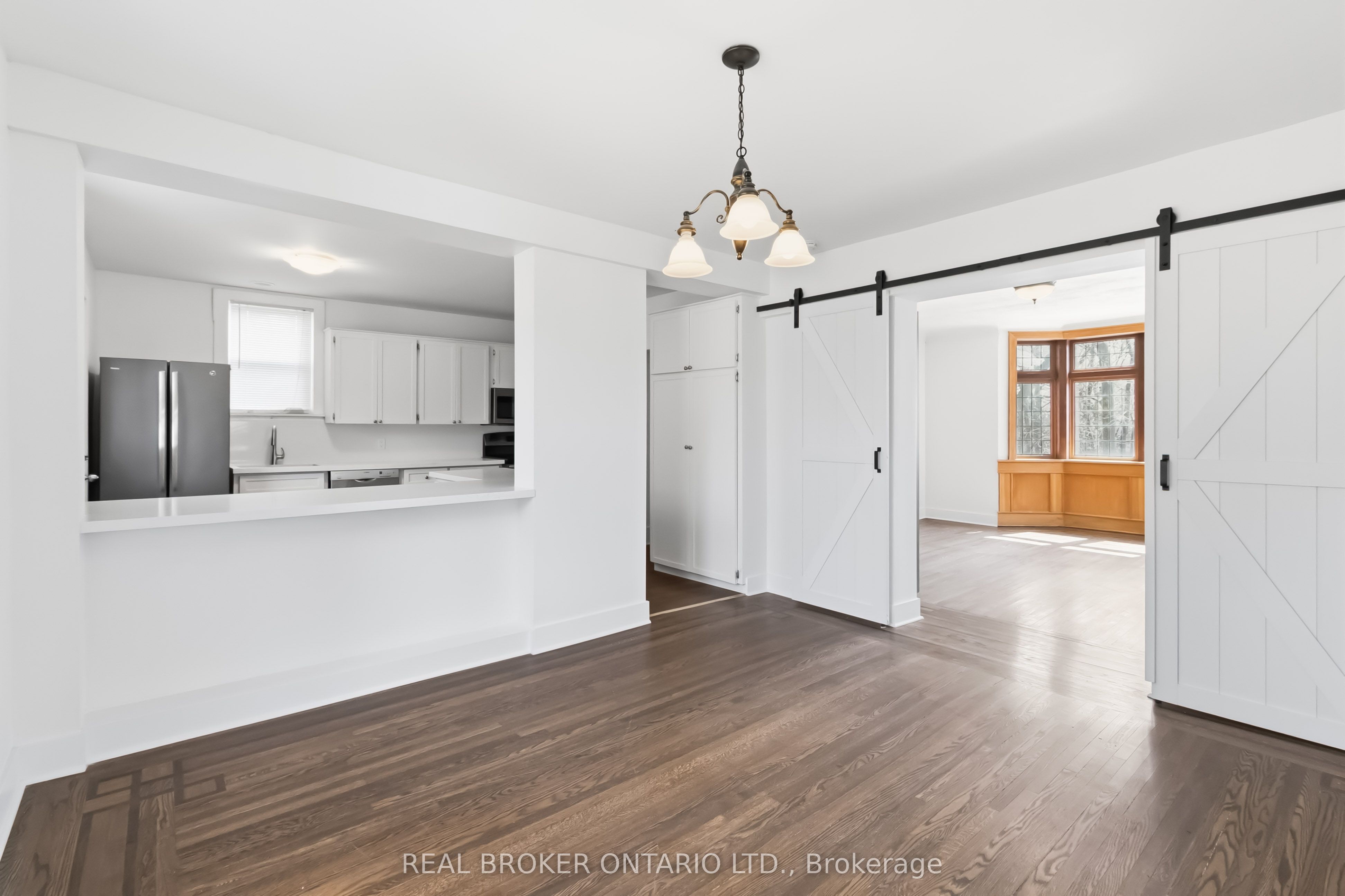 Additional image 6 of Main Level-295 Plains Road W, Burlington, ON, L7T 1G1