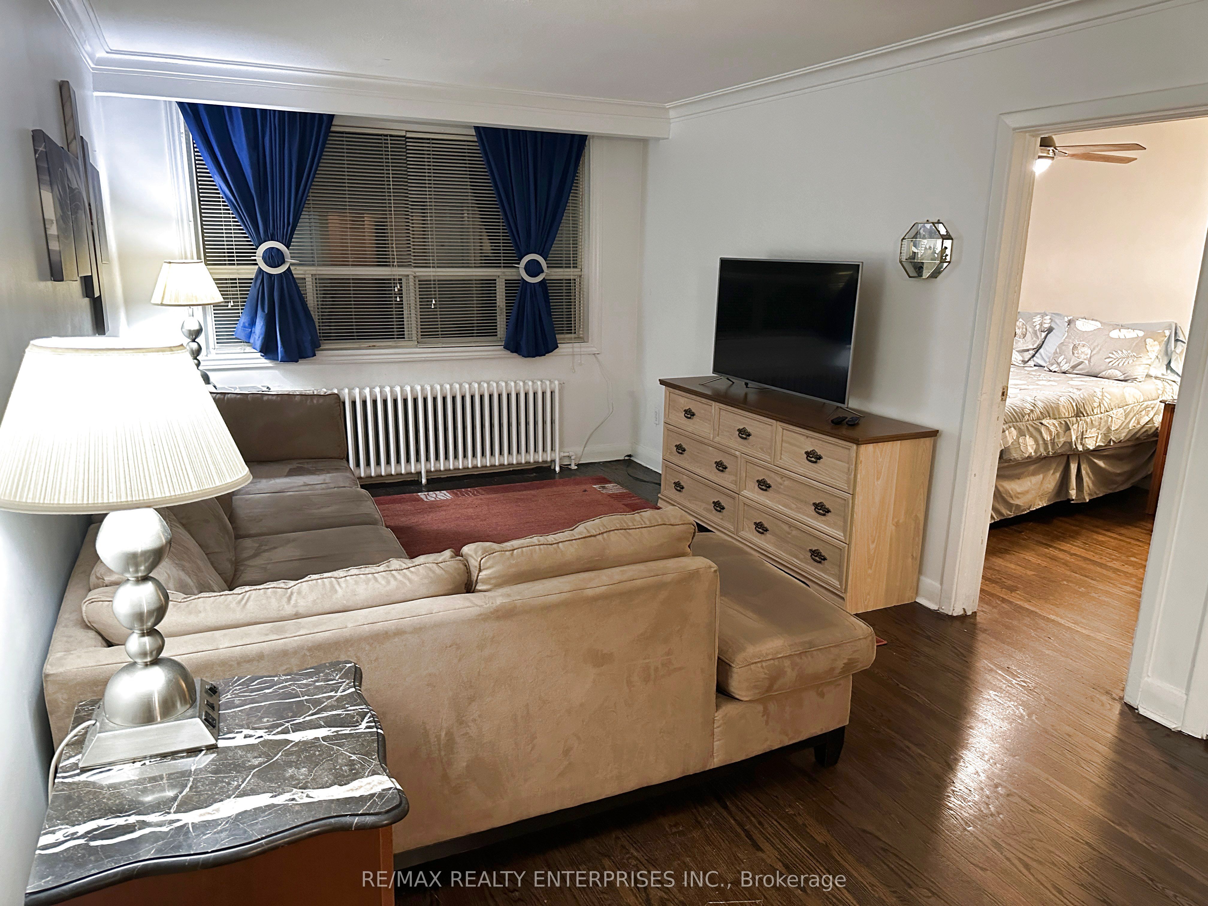 Additional image 2 of 2-297 Lakeshore Road E, Mississauga, ON, L5G 1H3