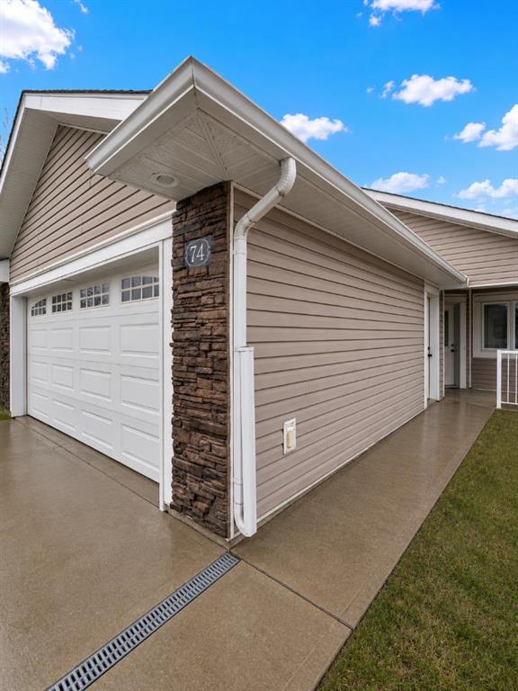 74 Chartwell Place SE, Medicine Hat, AB, T1B 0E4