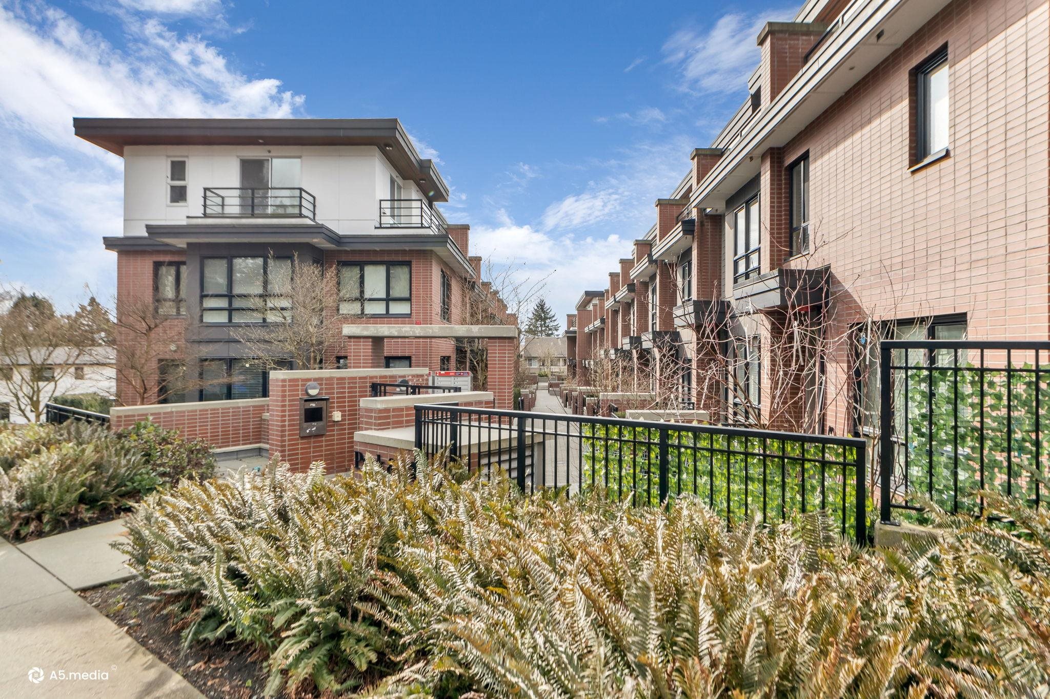 5-338 64 Avenue W, Vancouver, BC, V5X 2L9