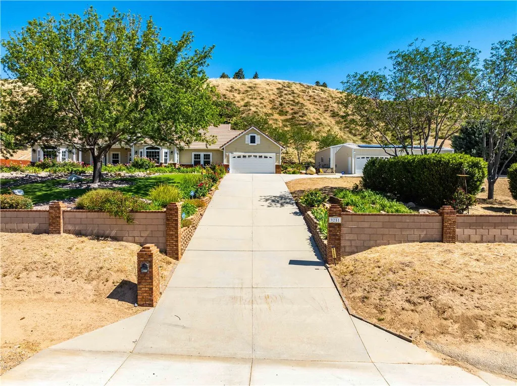 9251 Elizabeth Lake Rd, Leona Valley, CA 93551