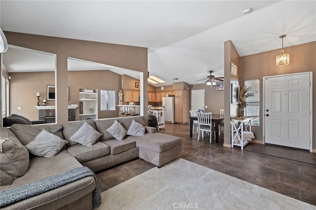 25076 Sansome St, Hemet, CA 92544 photo 3