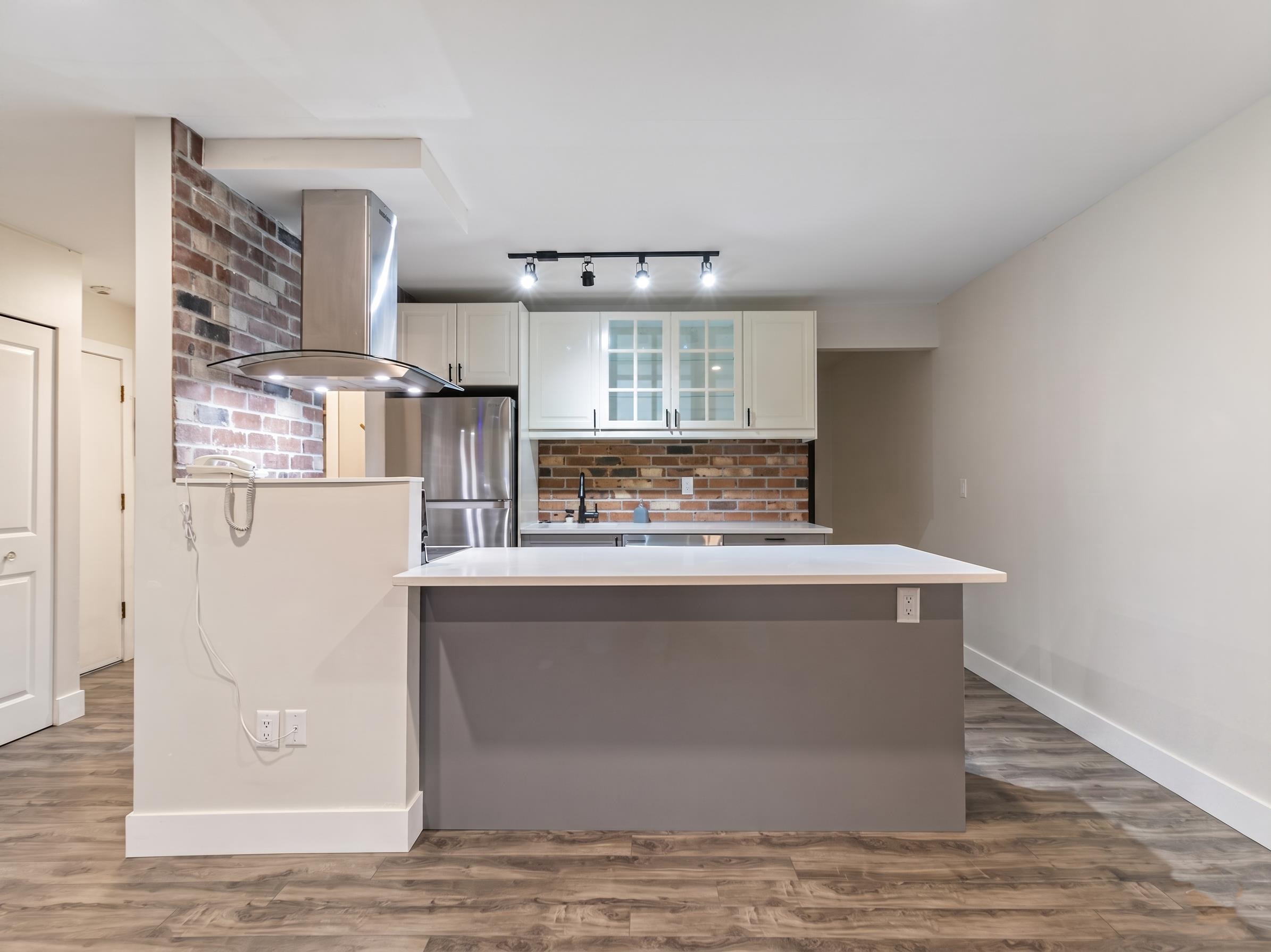 Additional image 2 of 114-2250 Oxford Street, Vancouver, BC, V5L 1G1