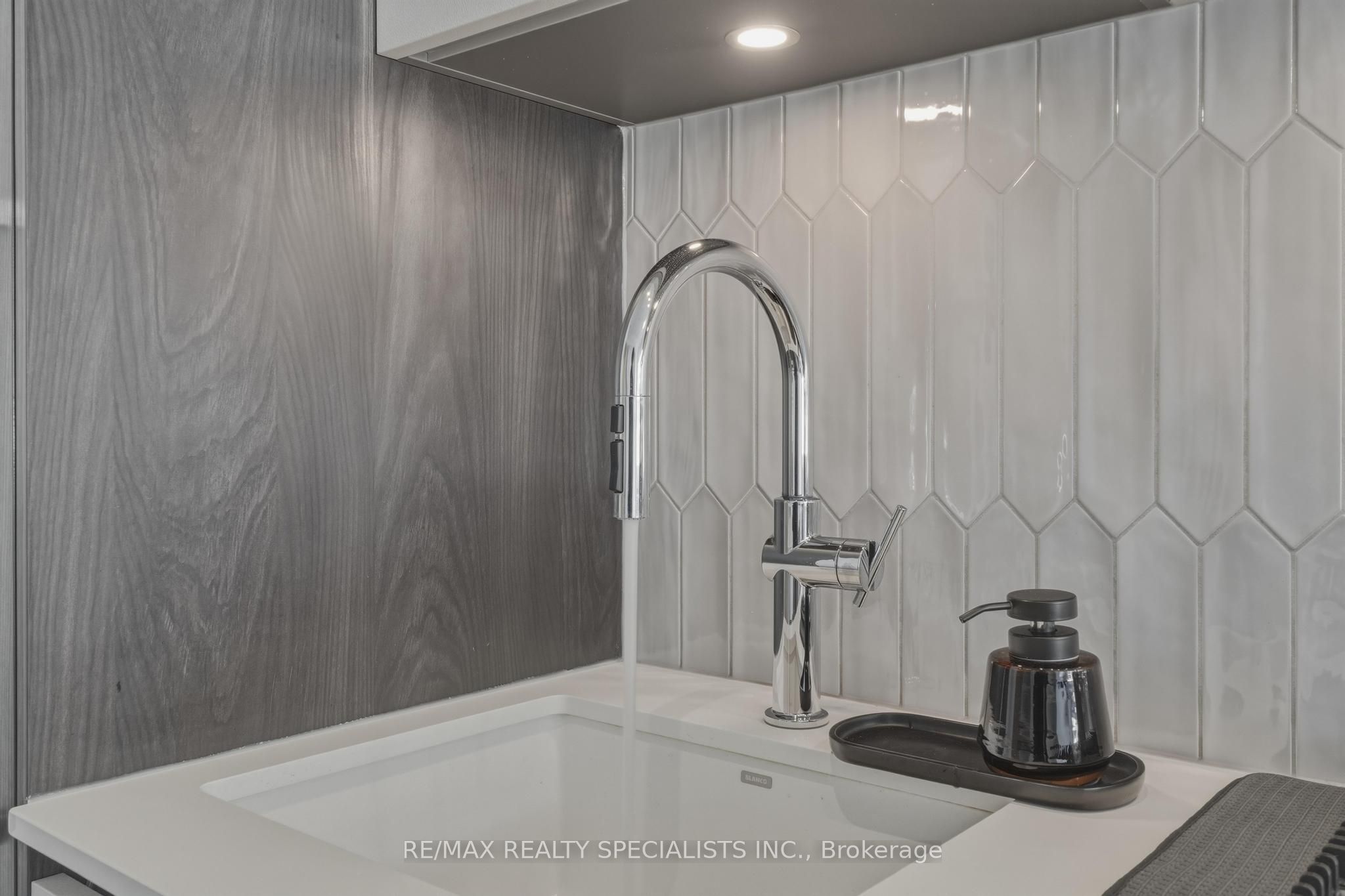 Additional image 6 of 314-405 Dundas Street W, Oakville, ON, L6M 5P9