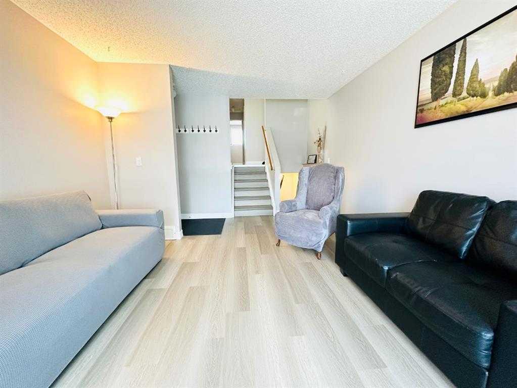 Additional image 4 of 15 Pinecliff Close NE, Calgary, AB, T1Y 4N3