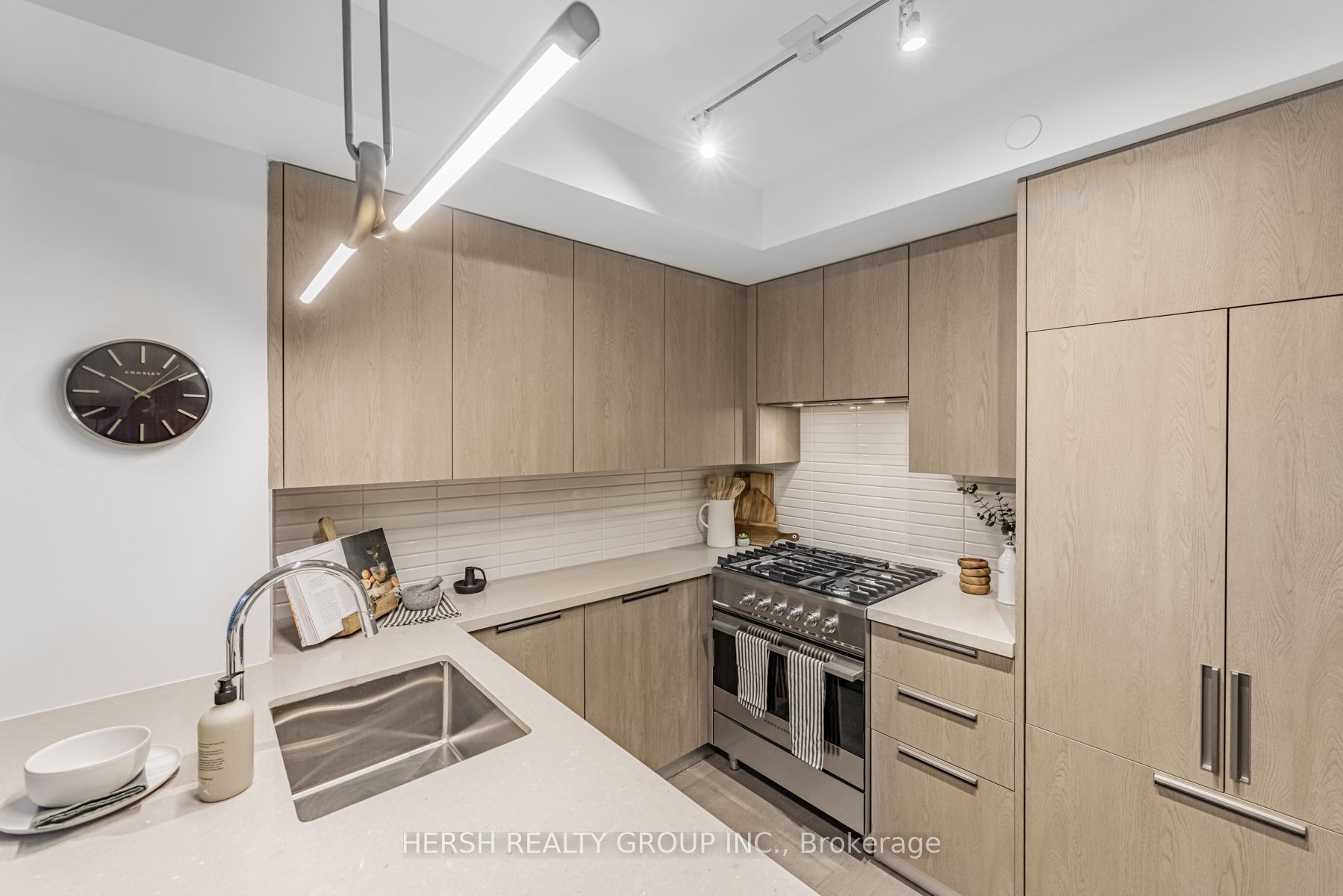 Additional image 3 of 101-160 Kingsway Crescent, Toronto, ON, M8X 2S4