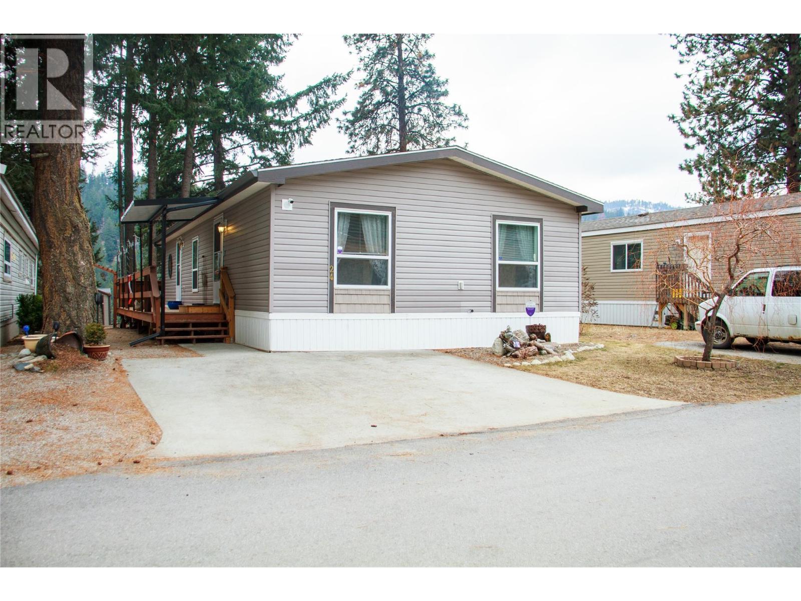 24-5371 Princeton Avenue, Peachland, BC, V0H1X8