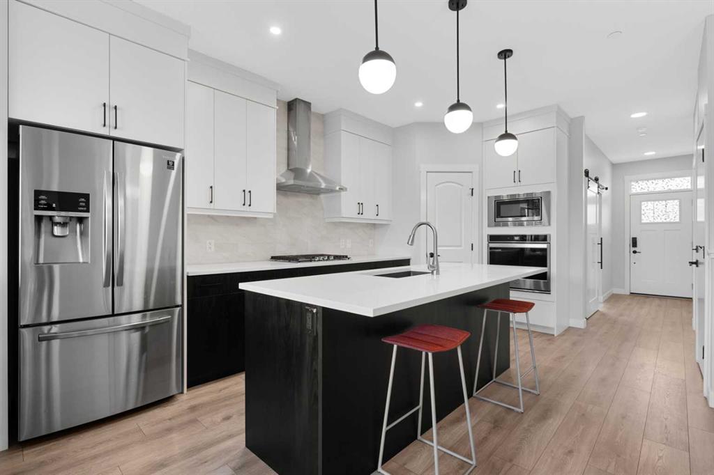 Additional image 3 of 571 Livingston Way NE, Calgary, AB, T3P 0V9