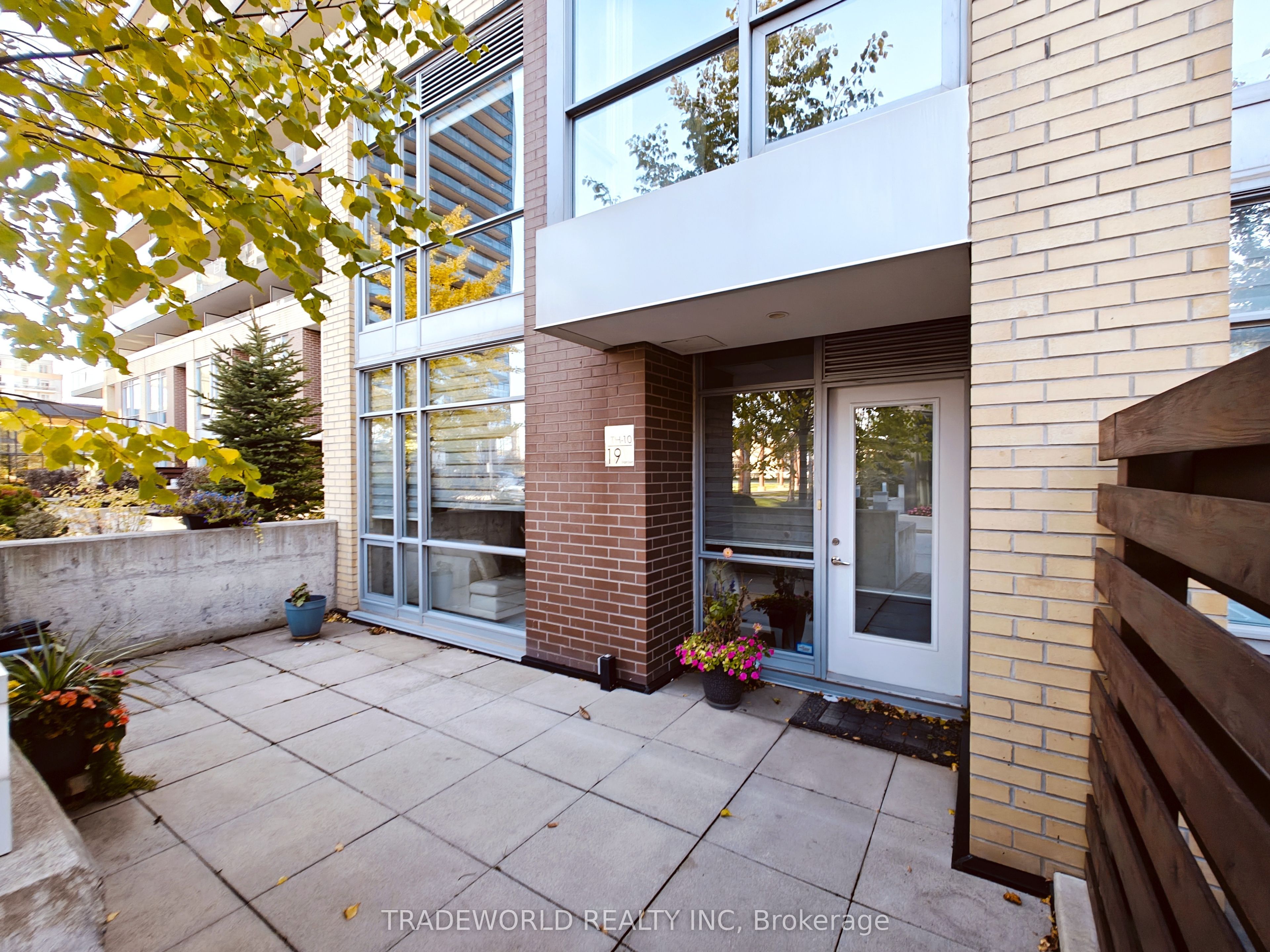 Th10-19 Singer Court, Toronto, ON, M2K 0B2