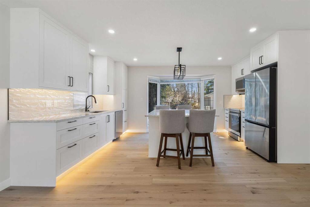 Additional image 6 of 811 Seattle Drive SW, Calgary, AB, T2W 0M9