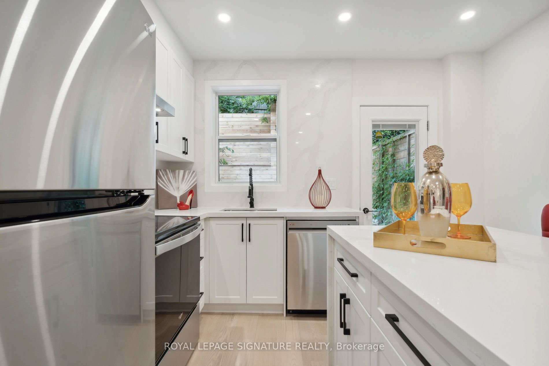 Additional image 3 of 36 Tennis Crescent, Toronto, ON, M4K 1J3
