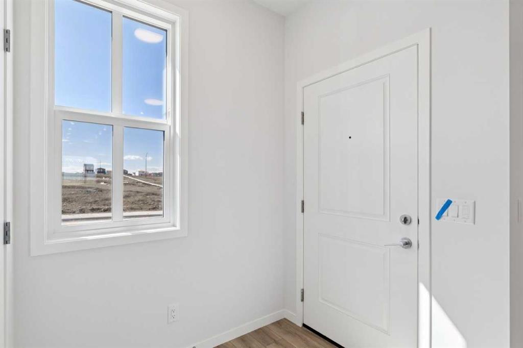 Additional image 3 of 74 Lucas Heath NW, Calgary, AB, T3P 2Y2