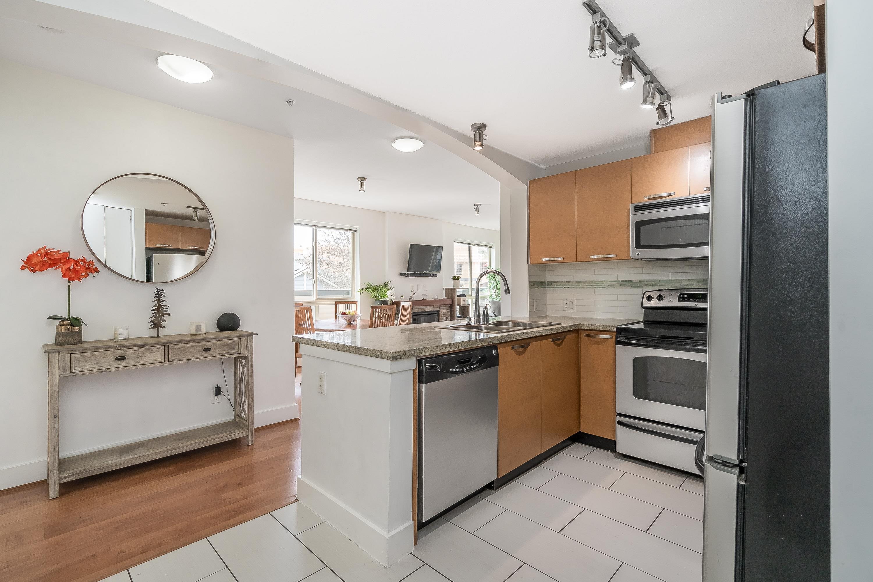 Additional image 5 of 302-7428 Byrnepark Walk, Burnaby, BC, V3N 0B4