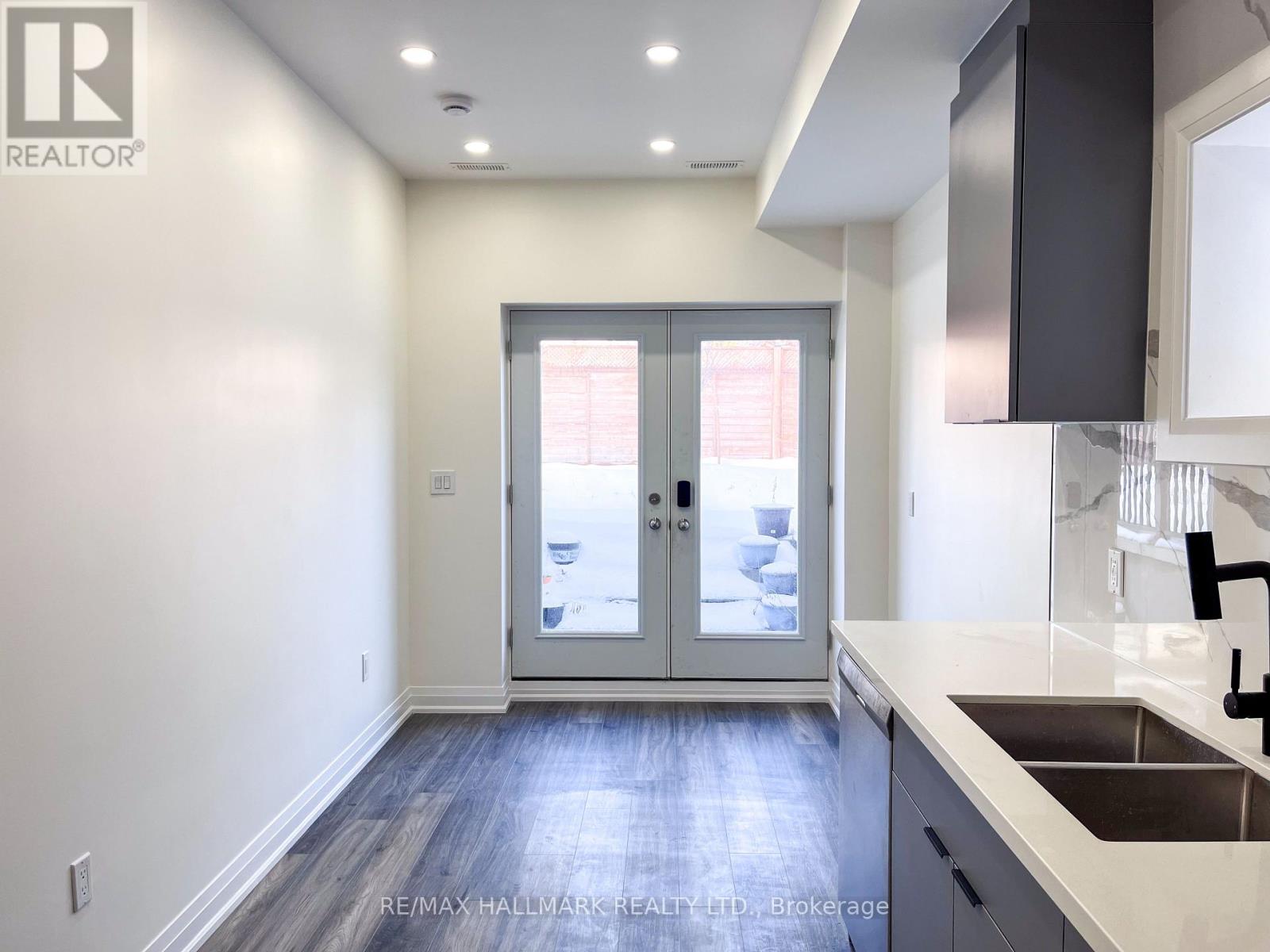 Additional image 2 of 22 Direzze Court, Richmond Hill, ON, L4C7V8