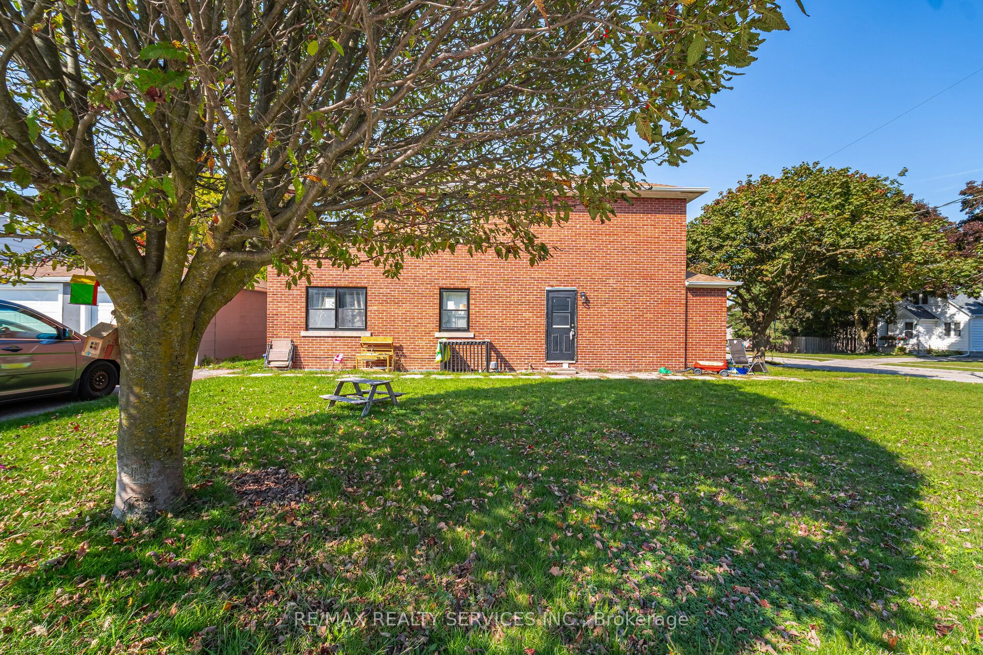 (Lower)-21 Beverley Street, Waterloo, ON, N2L 2H5