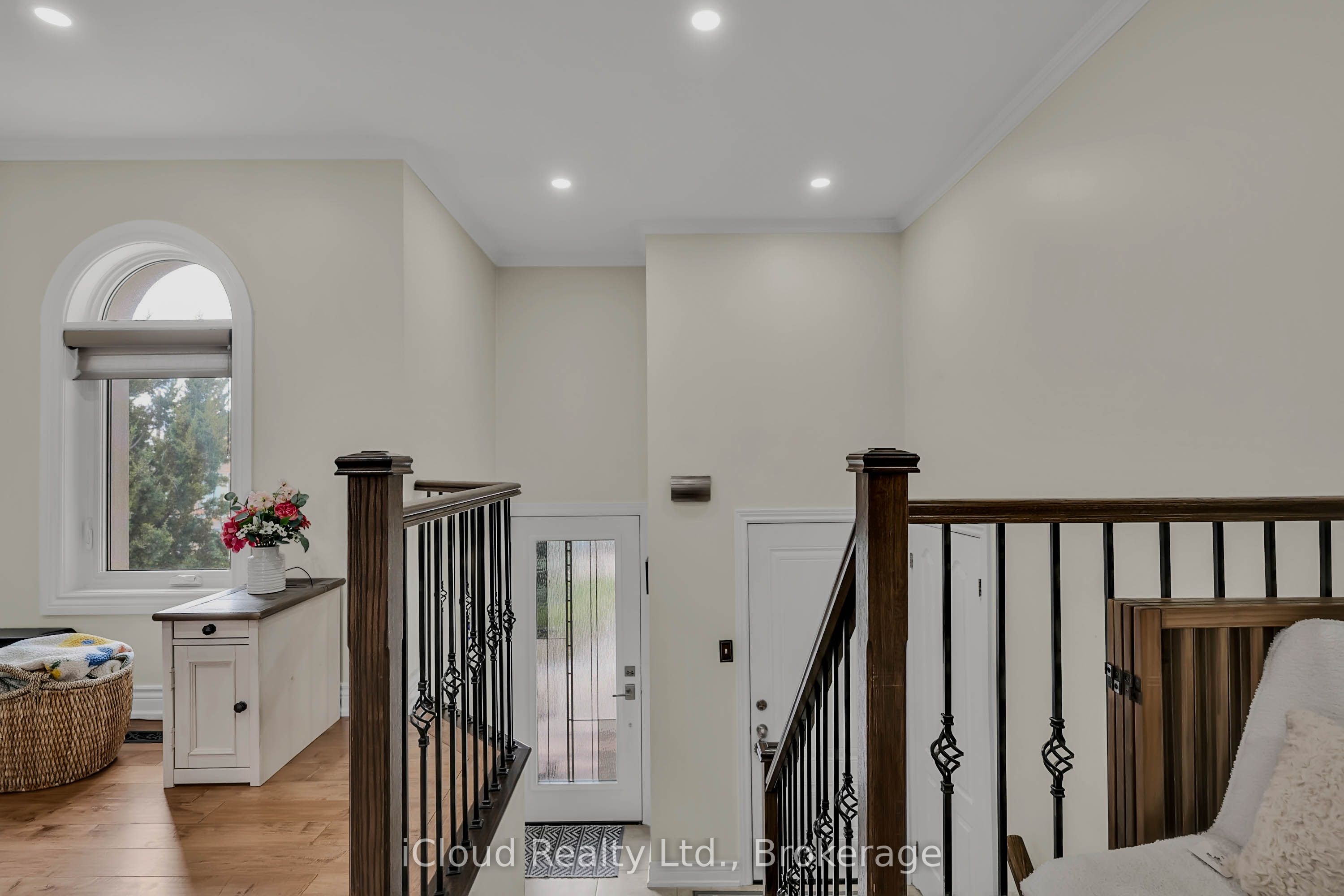 Additional image 3 of 1370 Pickwick Drive, Mississauga, ON, L5V 2H4
