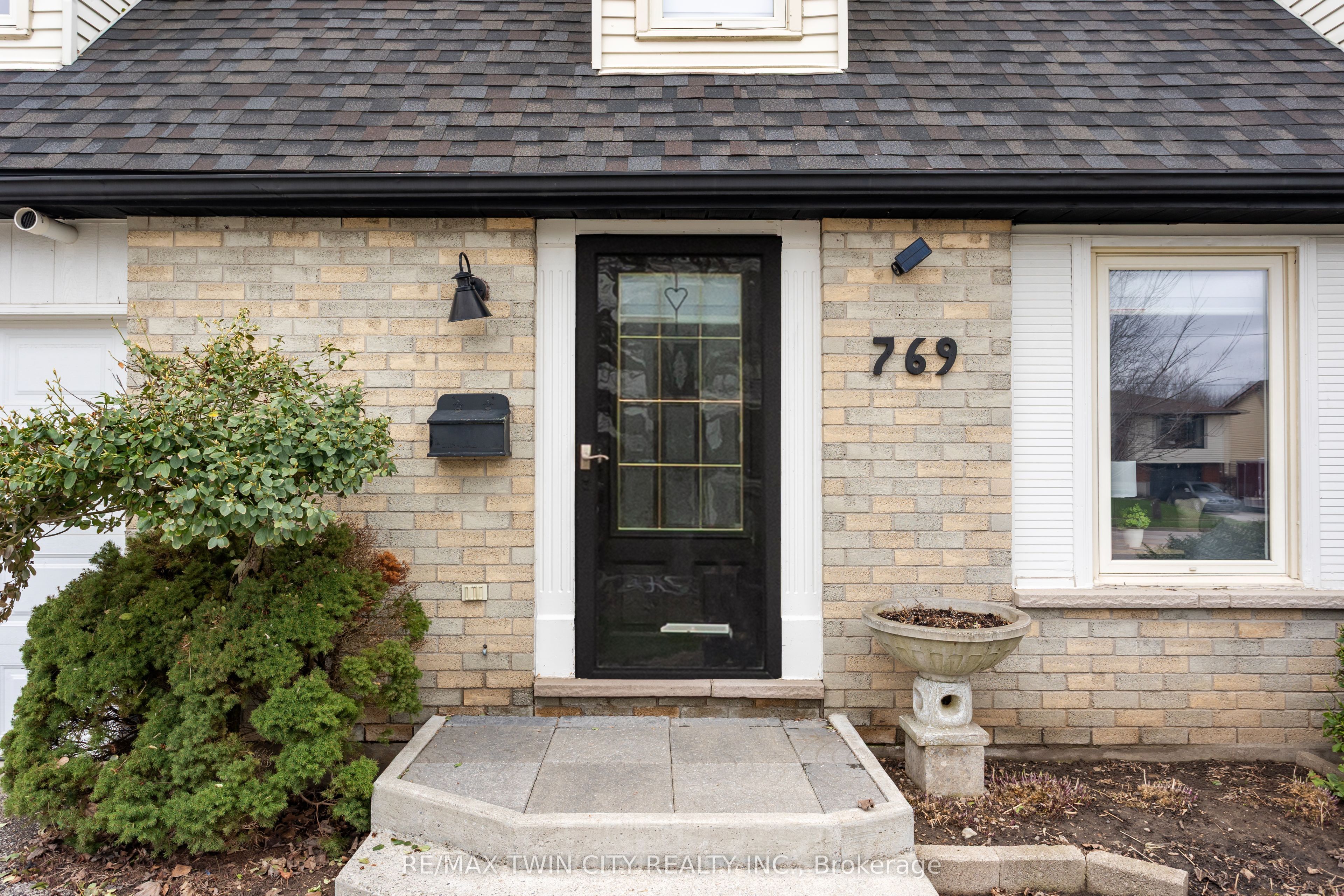 Additional image 2 of 769 Scottsdale Drive, Guelph, ON, N1G 3N7