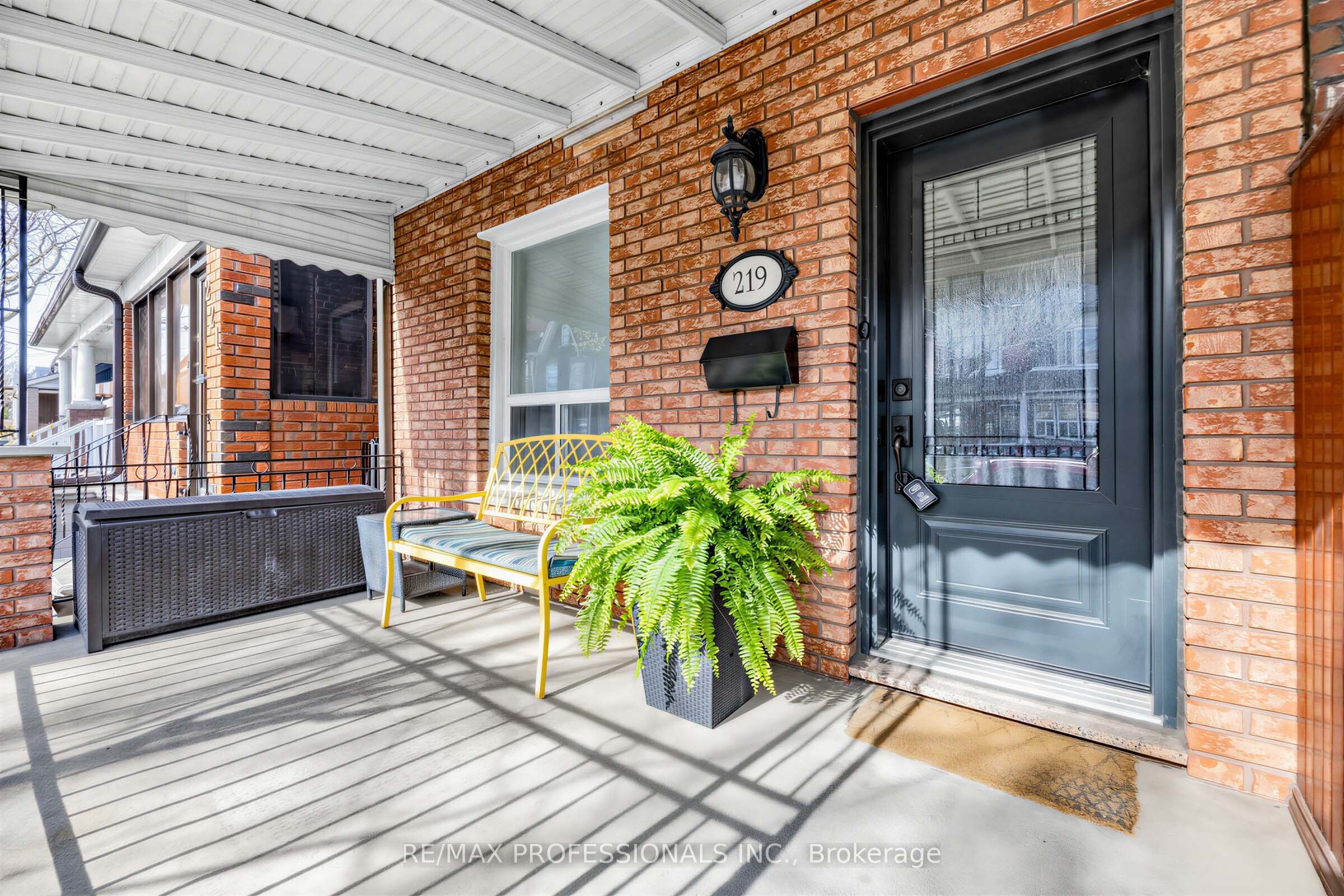 Additional image 3 of 219 St Helen's Avenue, Toronto, ON, M6H 4A2