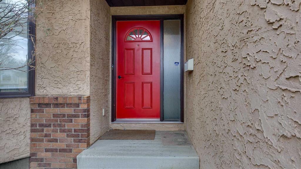 Additional image 4 of 5019 60 Street Close, Lacombe, AB, T4L 1M3