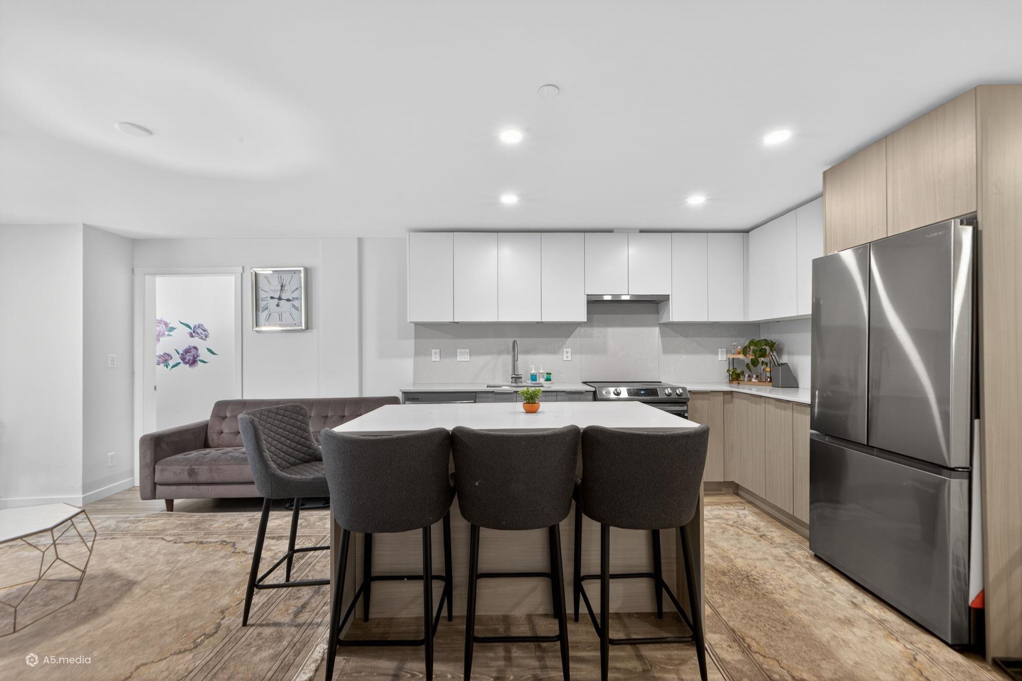 Additional image 2 of 318-13968 Laurel Drive, Surrey, BC, V3T 0S9