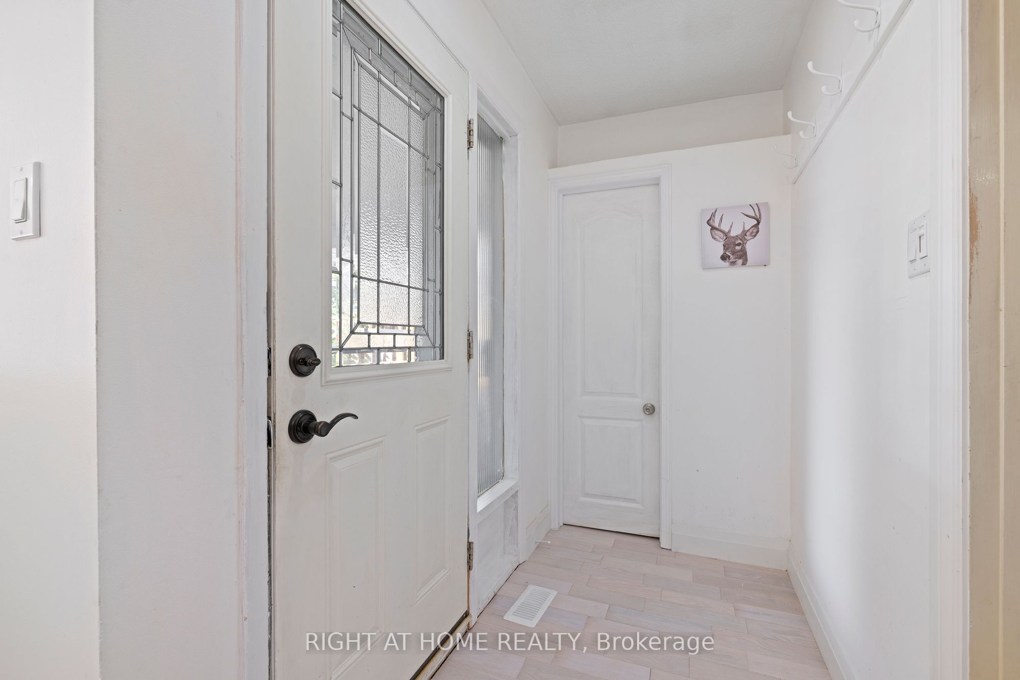 Additional image 3 of 1147 Saturnia Crescent, Mississauga, ON, L4Y 2M2