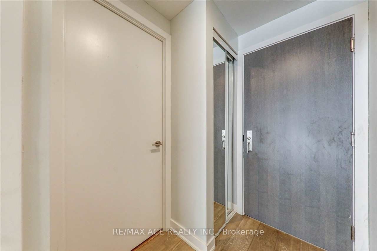 Additional image 6 of 206-1960 Queen Street, Toronto, ON, M4L 1H8