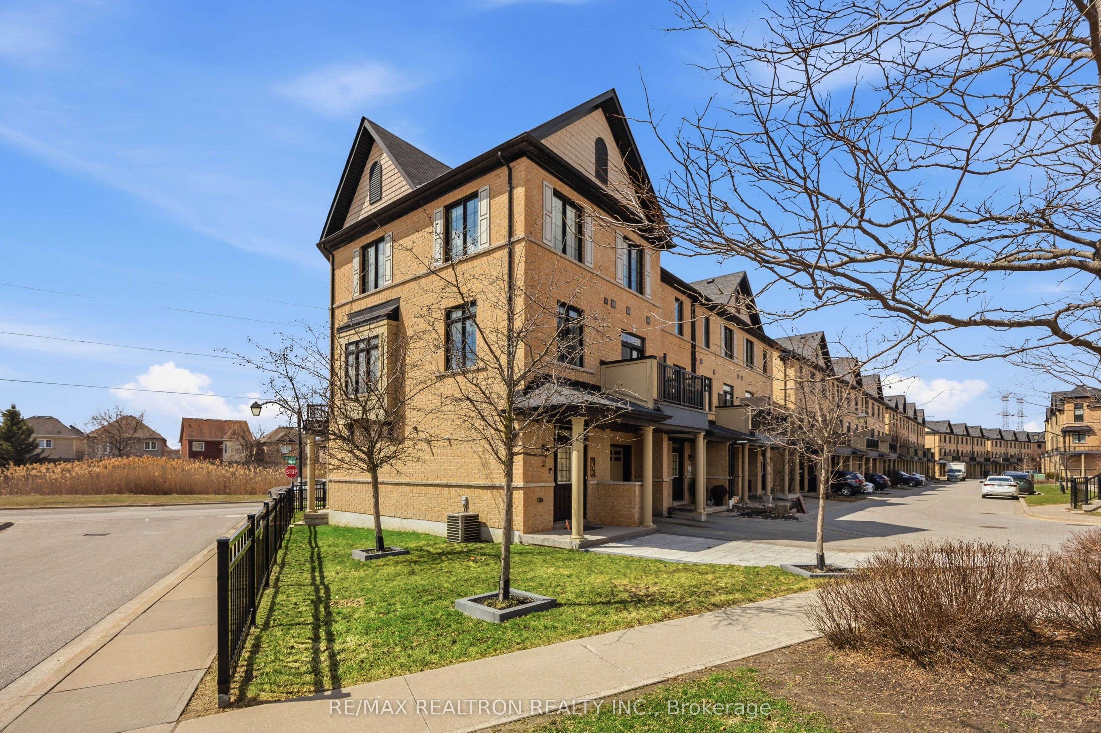 52 Quarrie Lane, Ajax, ON, L1T 0N1