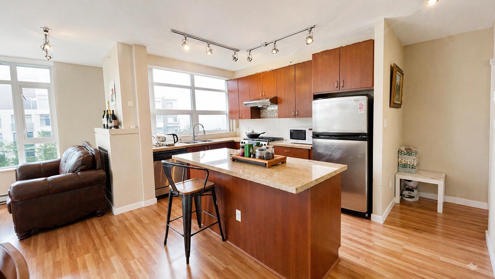 Additional image 5 of 601-9266 University Crescent, Burnaby, BC, V5A 4Z1