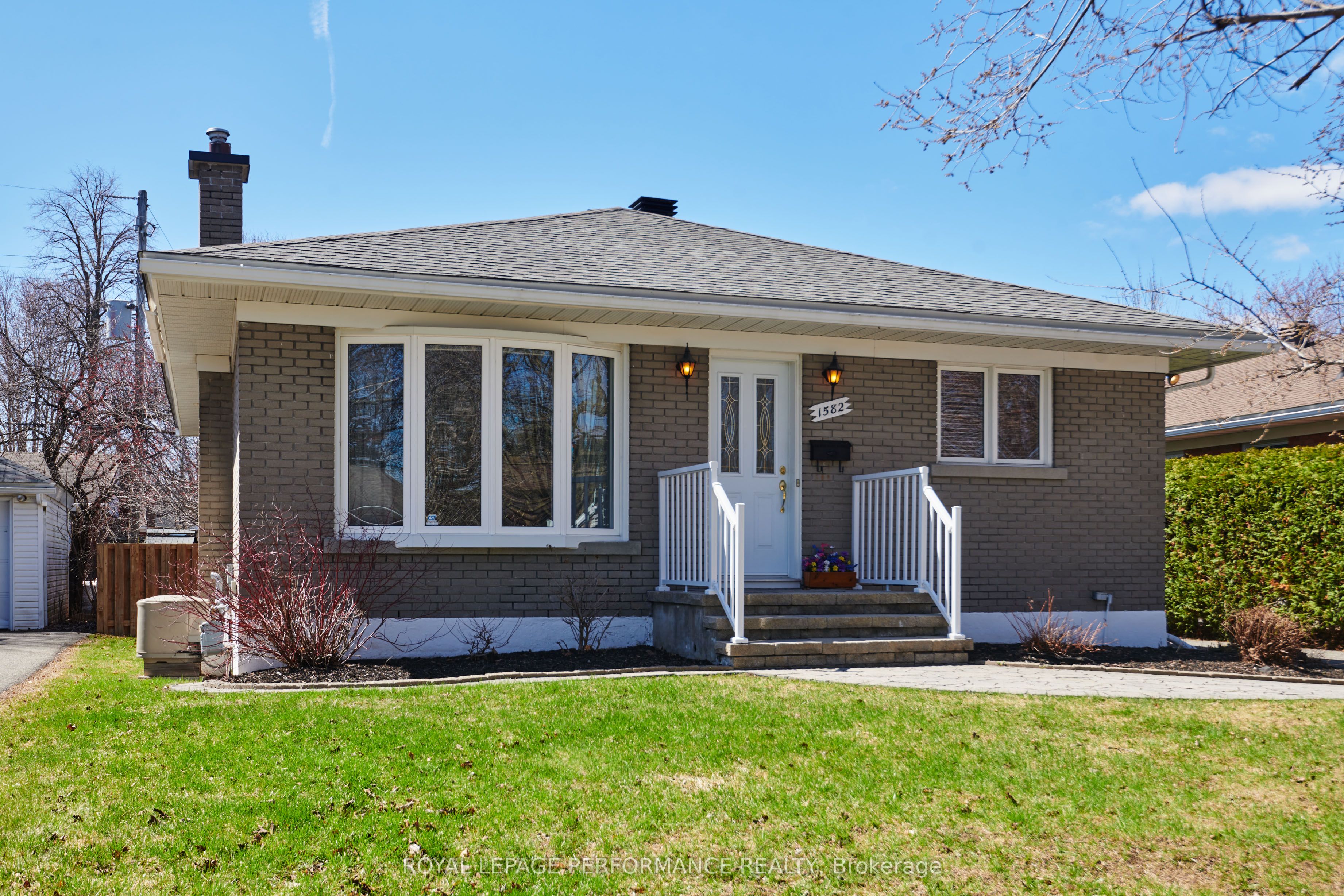 1582 Digby Street, Ottawa, ON, K1G 0P6
