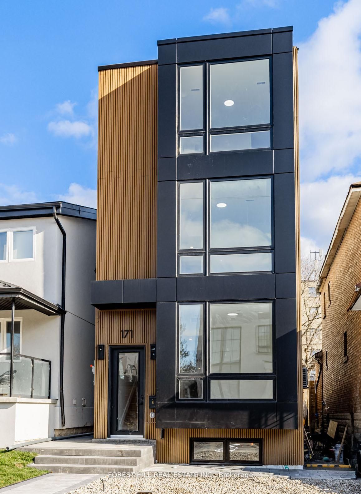 1A-171 Cedric Avenue, Toronto, ON, M6C 3X7