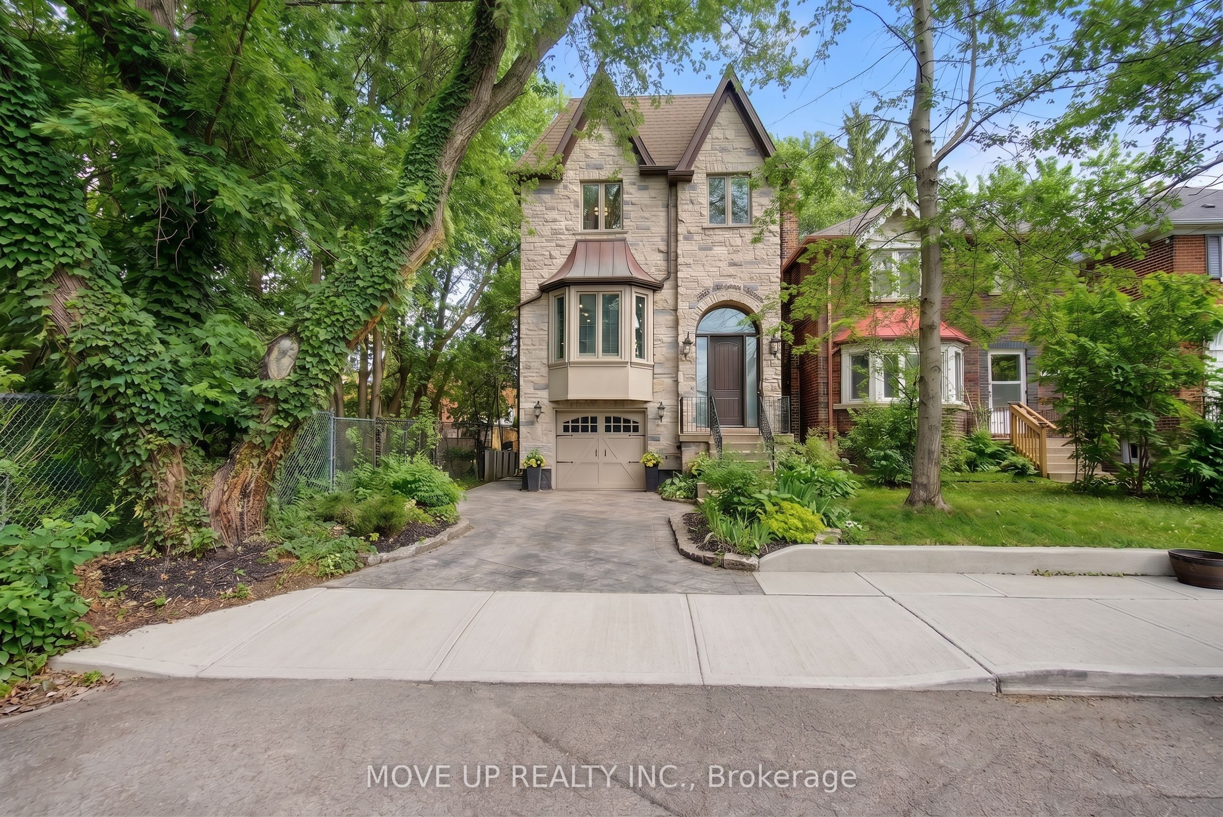 226 Glengarry Avenue, Toronto, ON, M5M 1E4