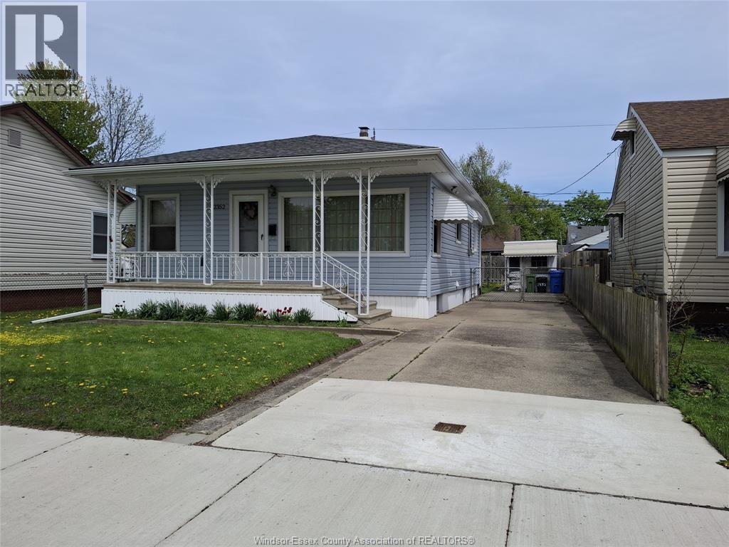 2352 Wellesley , Windsor, ON, N8W2G2