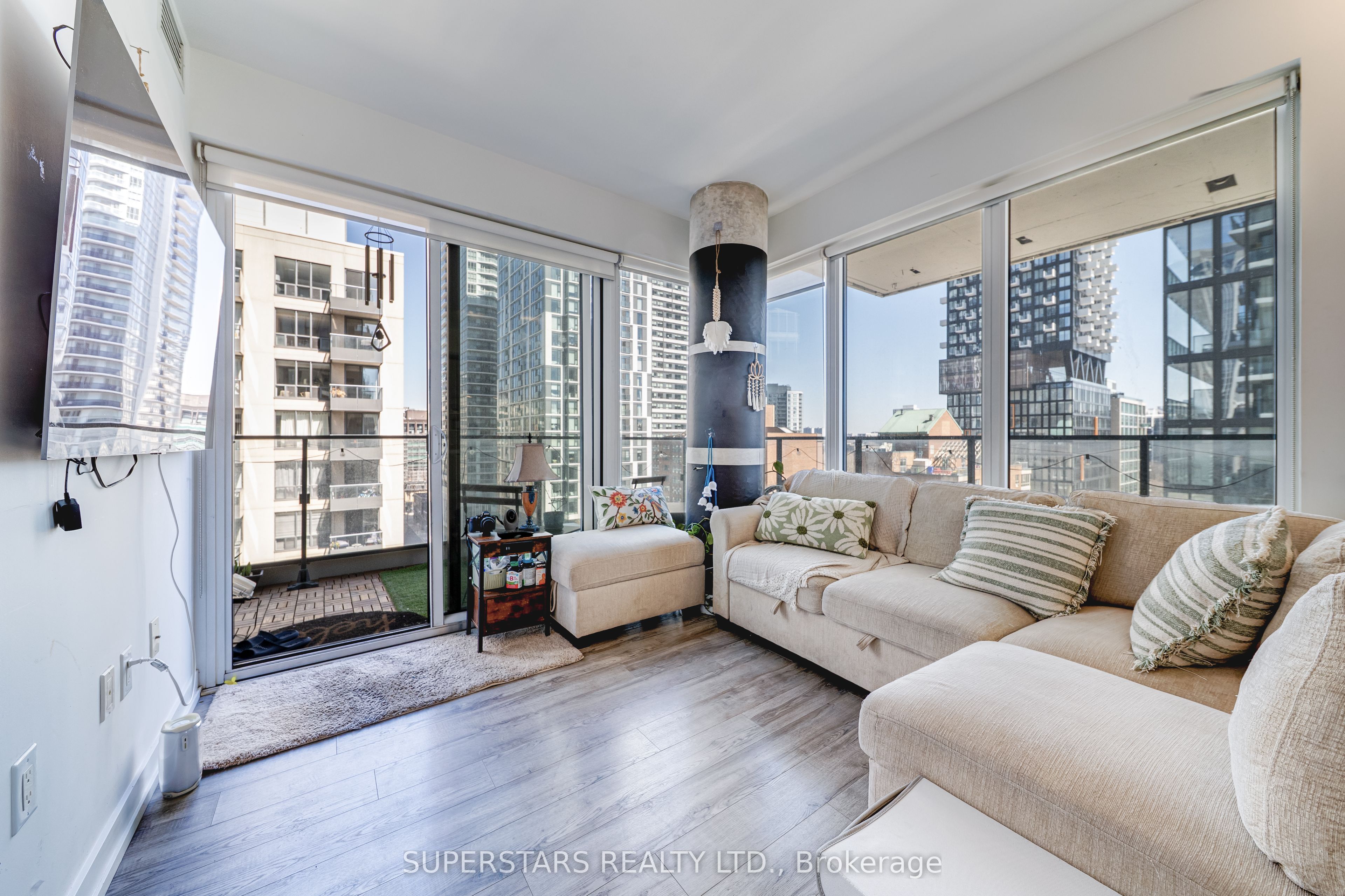 1110-77 Shuter Street, Toronto, ON, M5B 0B8