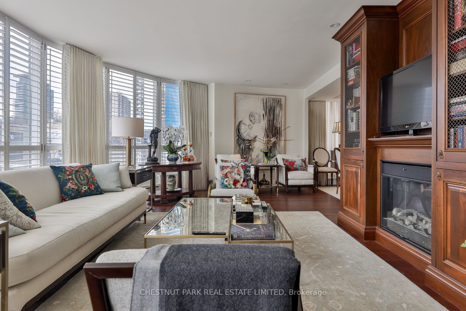 204-77 Avenue Road, Toronto, ON, M5R 3R8