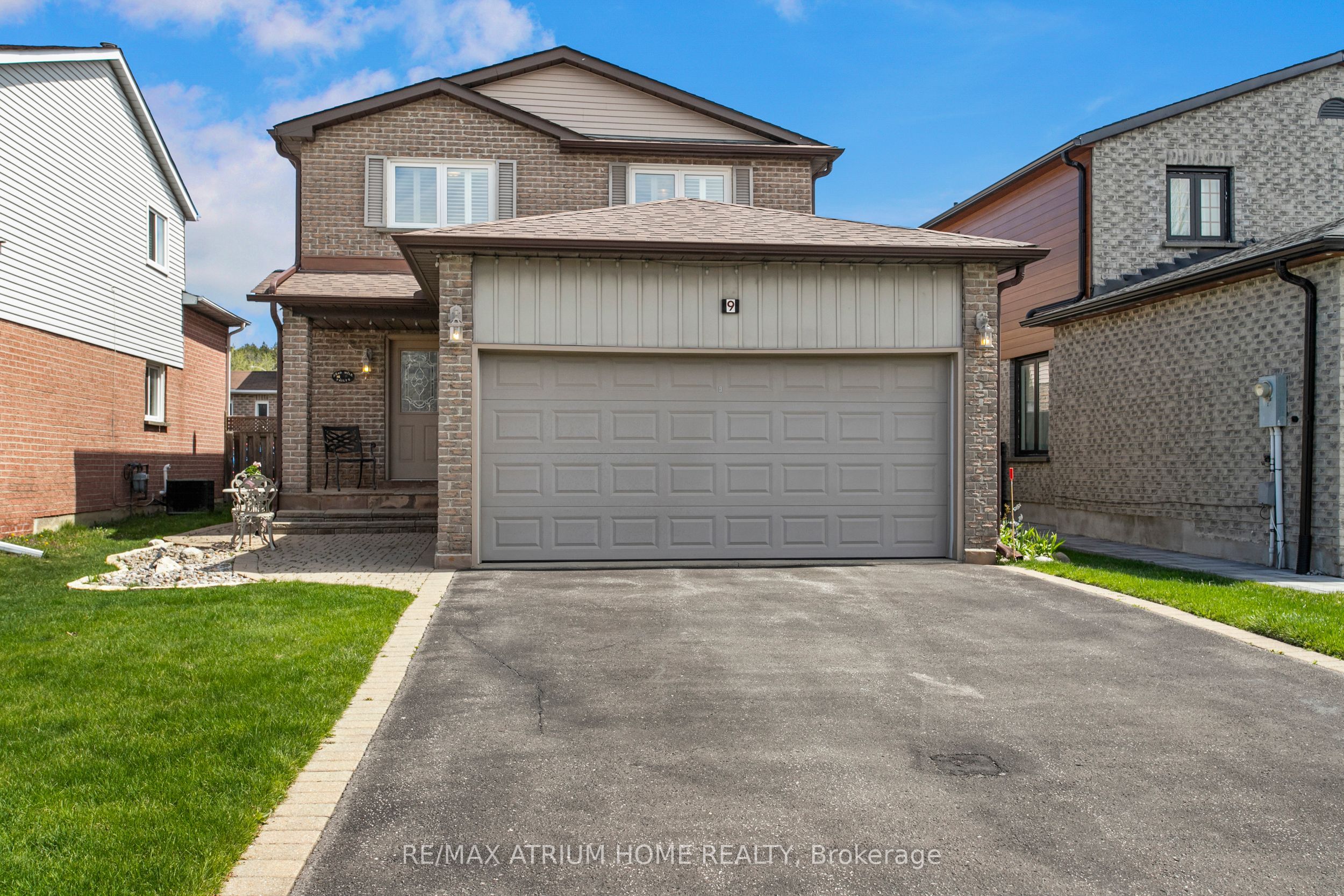 Additional image 3 of 9 Constellation Crescent, Richmond Hill, ON, L4C 8J8