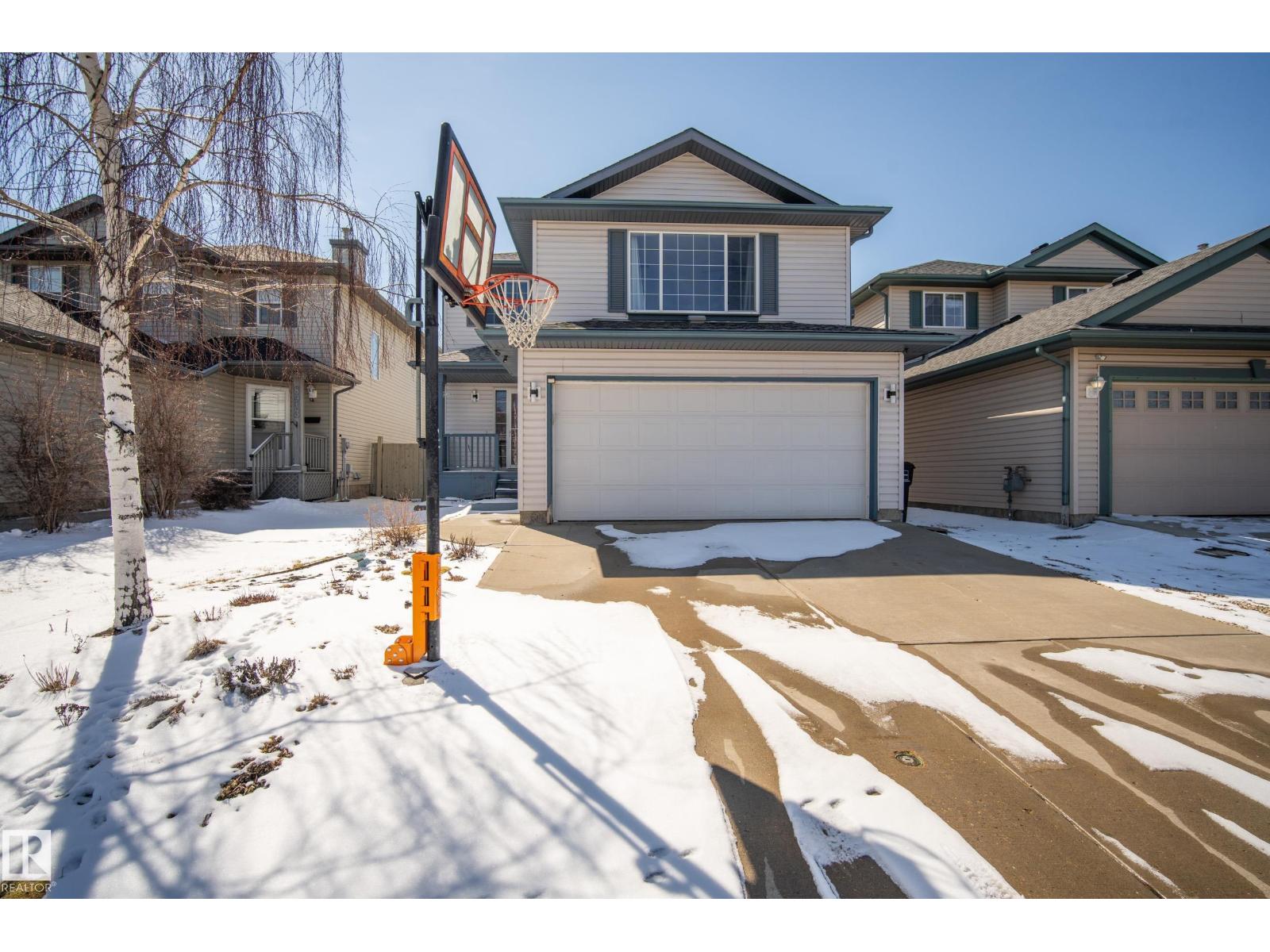 8915 7 Avenue SW, Edmonton, AB, T6X1B7