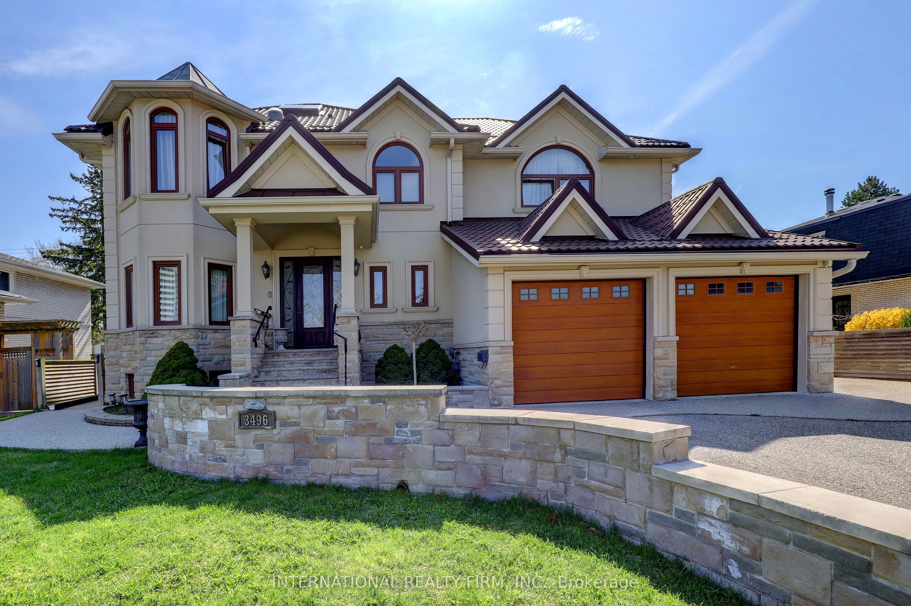 Additional image 2 of 3496 Burningoak Crescent, Mississauga, ON, L4Y 3L5